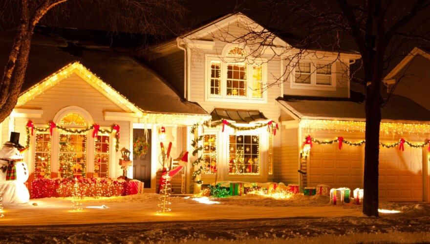 How Much Electricity Do Christmas Lights Use?